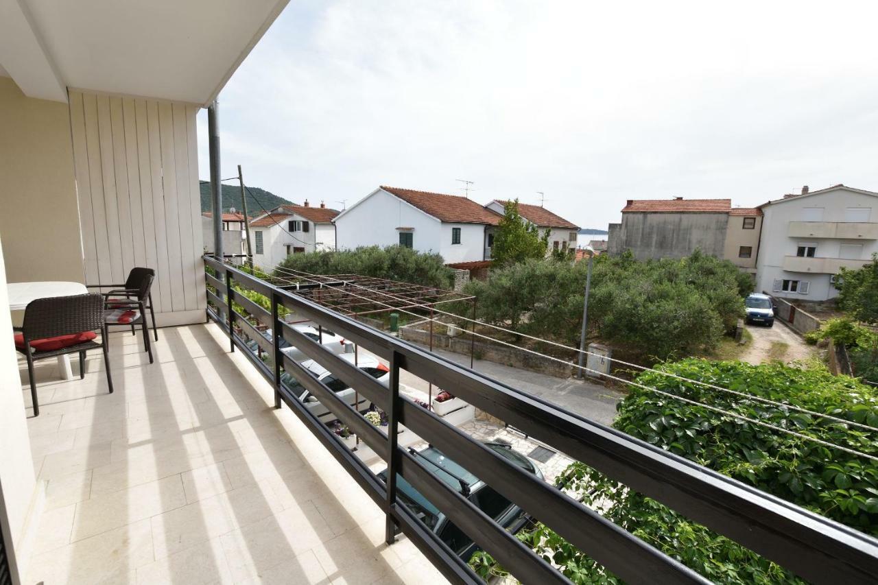 Apartment Zdravko Primosten Exterior photo