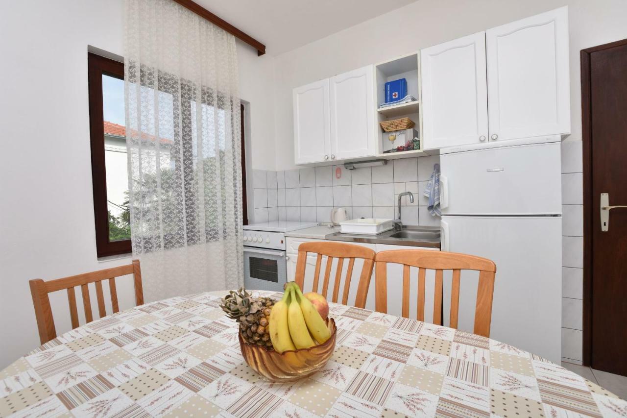 Apartment Zdravko Primosten Exterior photo