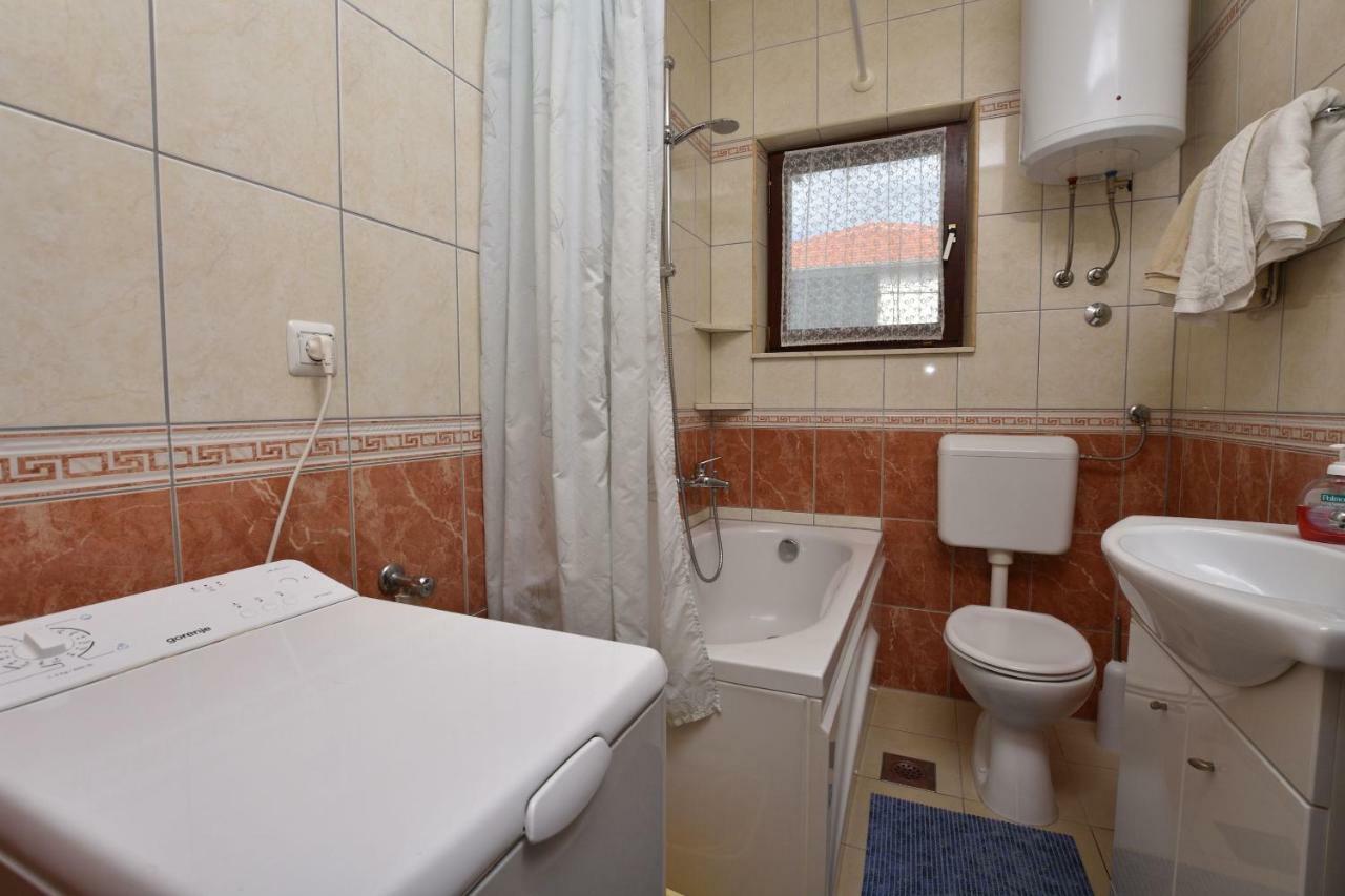 Apartment Zdravko Primosten Exterior photo
