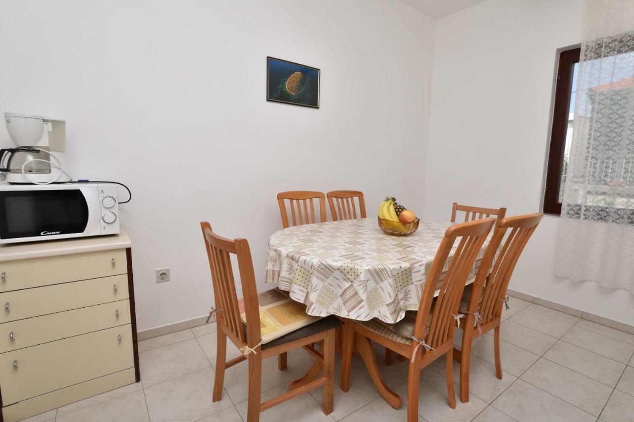 Apartment Zdravko Primosten Exterior photo